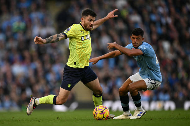 球时后卫离 球时后卫离