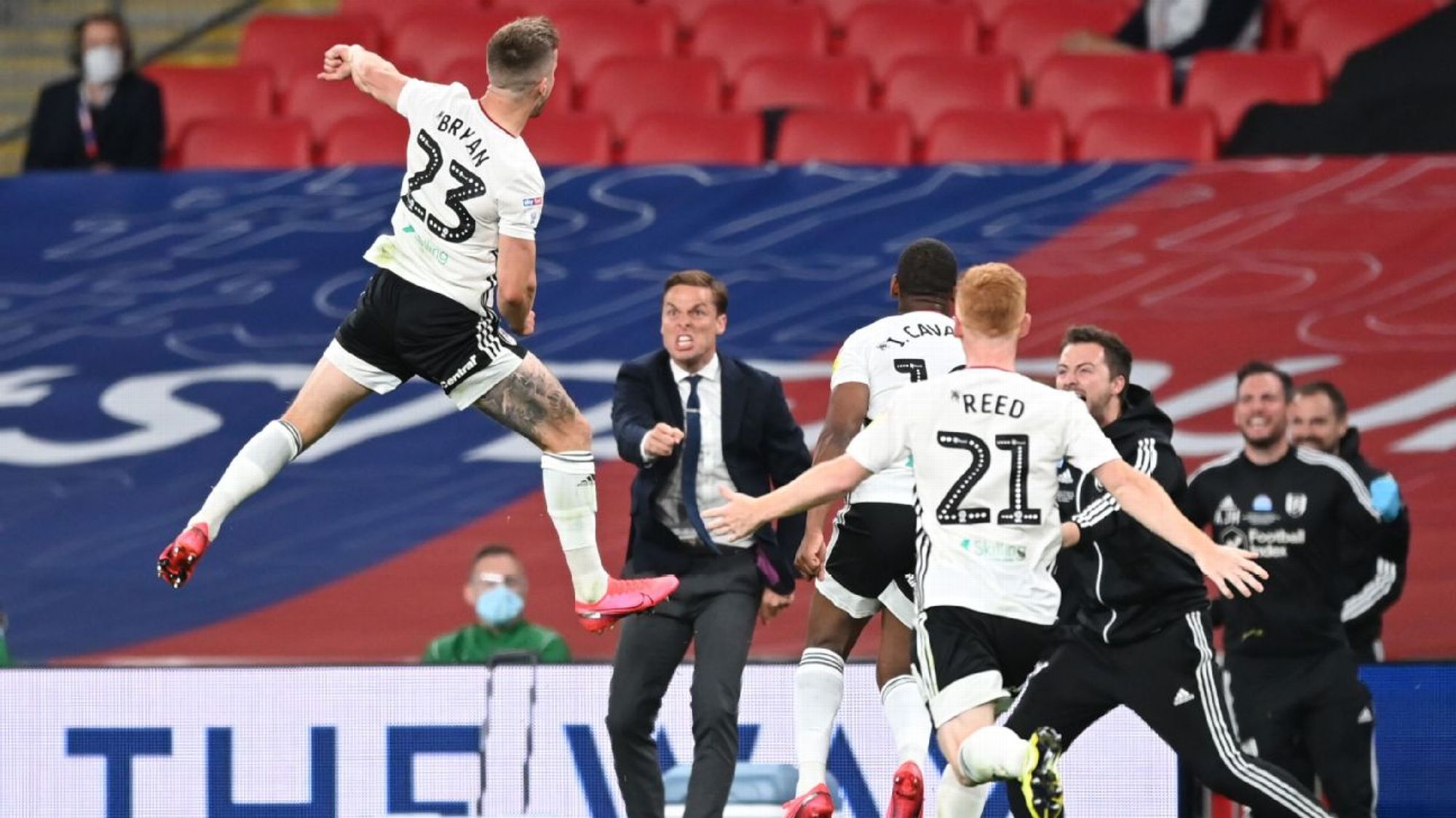 与纽卡斯尔 与纽卡斯尔