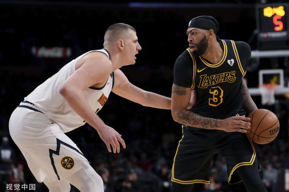 在分析利物 在分析利物